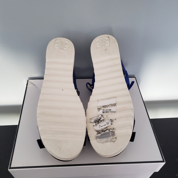 Guess Platform Sandals - Picture 3 of 3